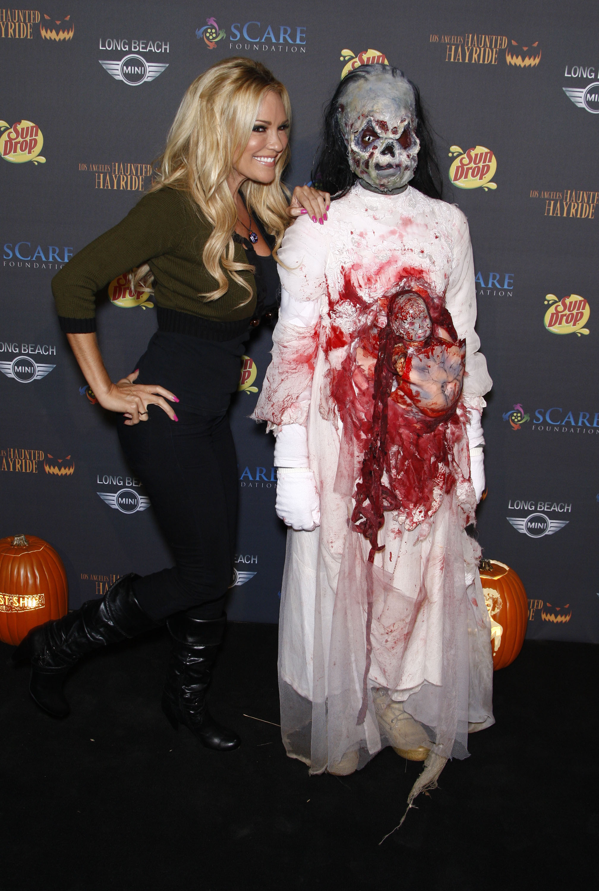 3rd annual Los Angeles Haunted Hayride VIP opening night - Photos | Picture 100058